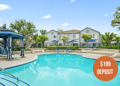 the swimming pool at the preserve at ballantyne commons apartments